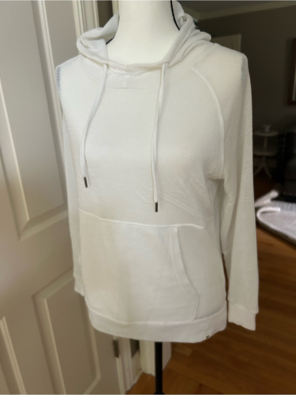 LIV Outdoor White Hooded Sweater Medium
